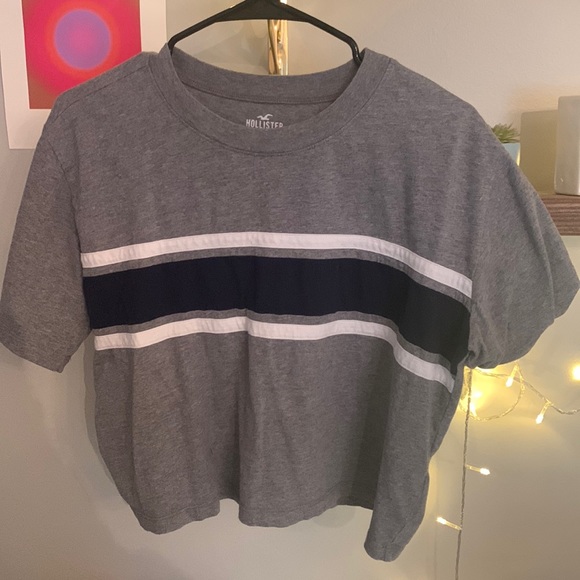 Hollister Tops - Cropped tee